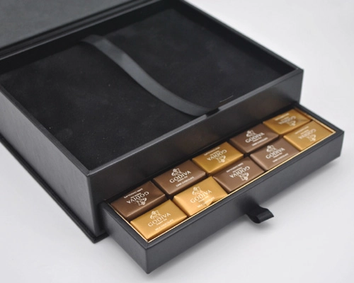 Magnetic box with drawer